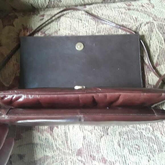 Vintage Made in Canada Leather Crossbody - Picture 4 of 13